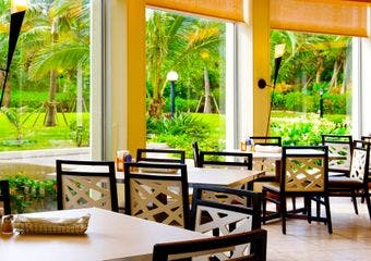 テーブルごとにおいしい笑顔が咲き誇る、アットホームなリストランテ