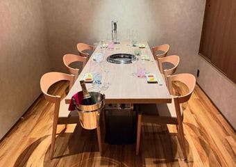 冷凍保存を行わない新鮮な黒毛和牛は、すべて店内で手切りしており、肉質の良さが自慢です。