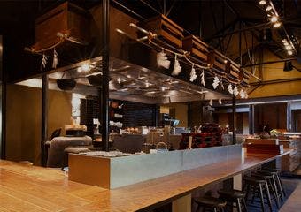 歴史ある酒蔵空間で、地元信州の恵み・地酒を堪能