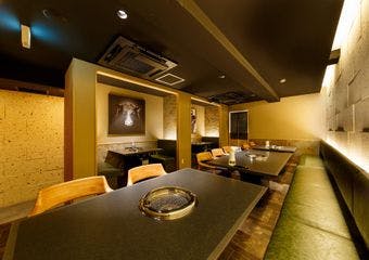 隠れ家で味わう神谷商店の希少肉と心温まるおもてなし