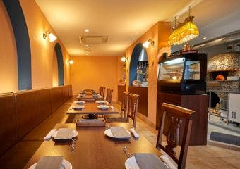 芦屋駅から徒歩4分の本格イタリアンレストランで、心踊るワインと多彩な前菜をお楽しみください