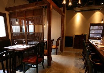 浅草の路地裏で、心にしみいるフレンチ＆ナチュラルワインを。