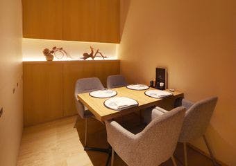 昭和七年創業の鰻問屋が贈る本物の味、関西風の極みを堪能