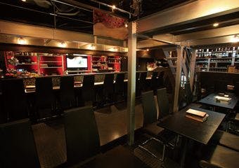 華やかに彩られた高級食材の創作料理をお楽しみいただけるお店