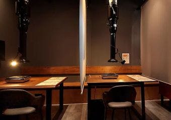 古民家をリノベーションした個室空間。上質なA5ランク黒毛和牛を隠れ家空間で堪能。記念日にもご利用いただけます。