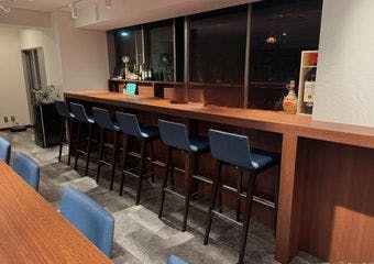 Mali’s Wine Cellar Bar