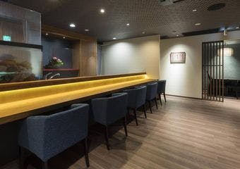 浜坂港直送！プリッとした甘い身をつるりと堪能する、活かにのしゃぶしゃぶ