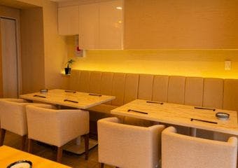 新宿御苑前の和食バル。地酒50種と創作和食を気軽に楽しめる一軒。