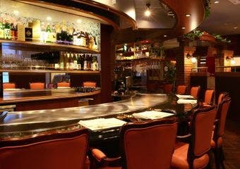 心斎橋の隠れ家で、宮崎牛の極上ステーキを堪能する贅沢なひとときを