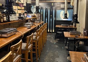 厳選黒毛和牛を楽しむ至福の焼肉体験をご提供。タンやハラミは和牛のみを取り扱い、こだわりの自家製タレと共にご堪能いただけます。