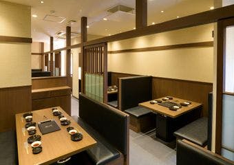 地域随一のハイレベルな焼肉店!全国から厳選した国産黒毛和牛を独自のカット技術と火入れで究極の一皿を提供しております。