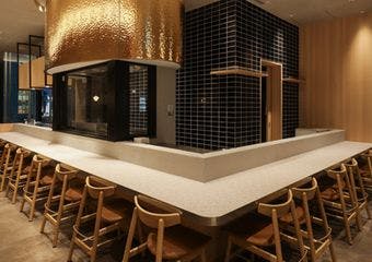 油とパン粉にこだわった、天使の羽根のように軽く、サクッとした食感の“天使の串揚げ”をお楽しみ下さい。