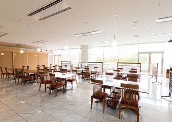 屋上庭園を眺めながら大分の旬を味わう贅沢なひととき