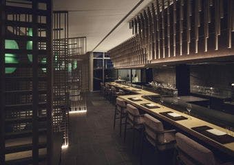 北海道を中心に、世界各地の厳選食材を堪能できるスペシャリティレストランです。