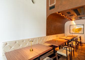 惣菜と生ハムが自慢、カジュアルに楽しむイタリアン。