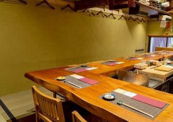 古民家で味わう、季節の食材を使用したコース料理に舌鼓