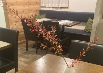 佐倉の自然と調和した空間で、地元食材を活かした本格フレンチと厳選ワインを堪能できるレストラン。

