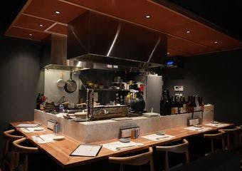 備長炭で丁寧に焼き上げる甲州地どりの焼き鳥をお楽しみください。