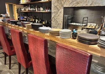 熟成肉や新鮮食材を使った自慢の料理を堪能