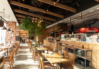 金沢の夜を彩る、音楽と味の饗宴