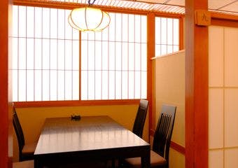 地元の旬の味覚を囲むひとときを、心ゆくまでお楽しみください。
