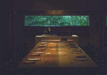 富士山麓の自然を味わう、薪火香る奥・山梨料理の隠れ家ガストロノミー。