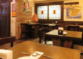 スペインの風を感じるバル・イスパニヤで、心とお腹を満たすひとときを