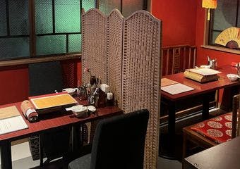 薬膳スパイスで体温まる、本格“シビ辛”火鍋