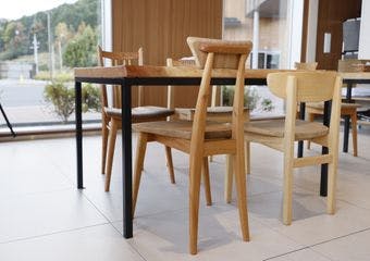 奈良・桜井の自然に抱かれたホテル内カフェで、地元食材と四季の景色を堪能。