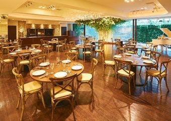 チャペル併設の特別な空間で、記念日やプロポーズを人生の物語の一場面に。