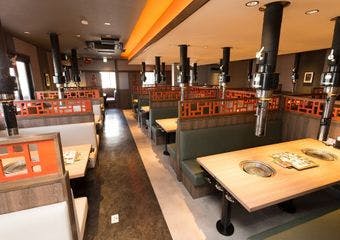 半世紀の伝統が息づく特選和牛を、丹精込めた食材でご堪能ください