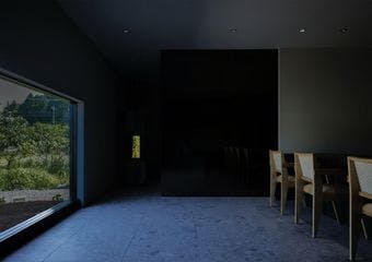 海山に抱かれた能登・田鶴浜の隠れ家イタリアン。自家野菜×山菜×鮮魚、建築・書道も彩る桶谷シェフ渾身コース。