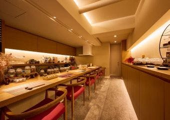 心と体に優しい薬膳小鍋で、癒しの時間をお届けする半蔵門の隠れ家