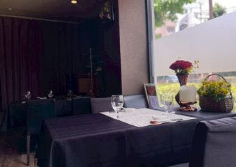 ホテルオークラ桃花林にて25年に渡り腕を振るったシェフに作る豊富なカルトやJF石川より直送される新鮮な魚介を伝統的な中国料理の技法で提供。
