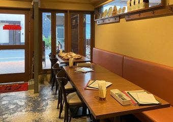 スペインの風を感じるアットホームな空間で、心温まる料理とワインを堪能