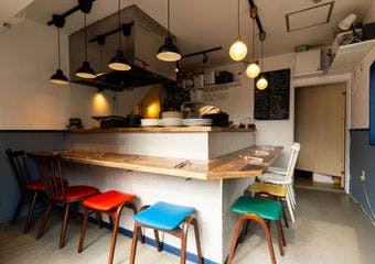 駅から徒歩7分、カジュアルに楽しめる手作りフレンチが待っています