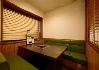 創業1981年の焼肉寿々苑で、厳選国産肉の本格焼肉を心ゆくまでお楽しみください