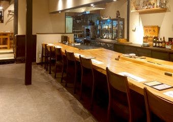 産地直送の極上鮨と鉄板焼を楽しめる、長野の隠れ家空間で旬の味覚に出会う