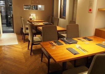 旬食材と薪窯Pizza、自家製パスタを味わう伊窯料理レストラン。