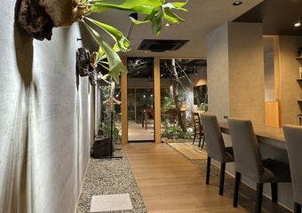 七谷鴨とナチュラルワインのレストラン