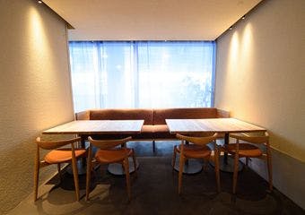 家庭料理の真髄を懐石の形で表現し、四季を感じる心豊かなひとときを。