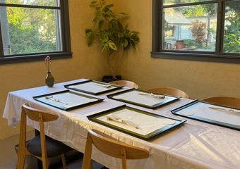 大阪心斎橋で長年割烹料理店を
営んでいた店主が地元沖縄で
一風変わった隠れ家和食店