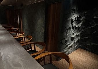 高輪ゲートウェイ駅5分。旬食材を活かす和食イノベーティブ「tak」。接待や記念日・デートに最適な隠れ家。
