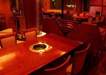 黒毛和牛とソムリエ厳選ワインで至福の時間を