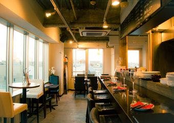 下北沢の静寂なビストロで、クラシックワインと手作り料理を大切な方と共に味わう至福のひととき