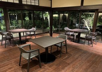 古民家の温もりに包まれた和の空間で、心に残るフレンチをあなたに届けます