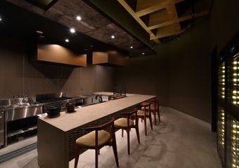 大人の隠れ家で味わう創作和食と厳選酒、至福のひとときを