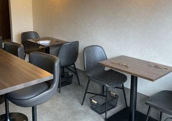 新鮮な生牡蠣とジビエをお箸で楽しむ大人のフレンチ