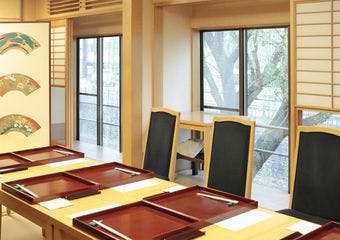 創業140年の伝統と風格を感じる老舗割烹料亭で、秋田の郷土料理を心ゆくまで堪能