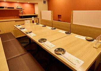 四季折々の逸品が奏でる、贅沢でシンプルな味わいを和風空間で堪能